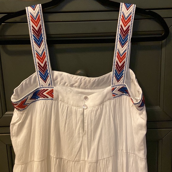 White and Embroidered Dress - Picture 5 of 6